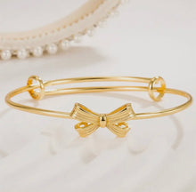 Load image into Gallery viewer, Bow-Tastic Bracelet
