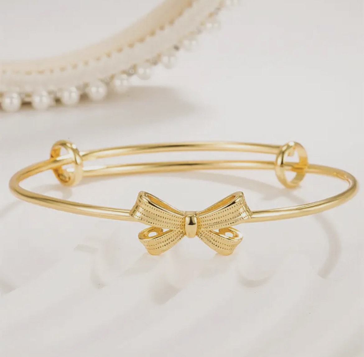 Bow-Tastic Bracelet